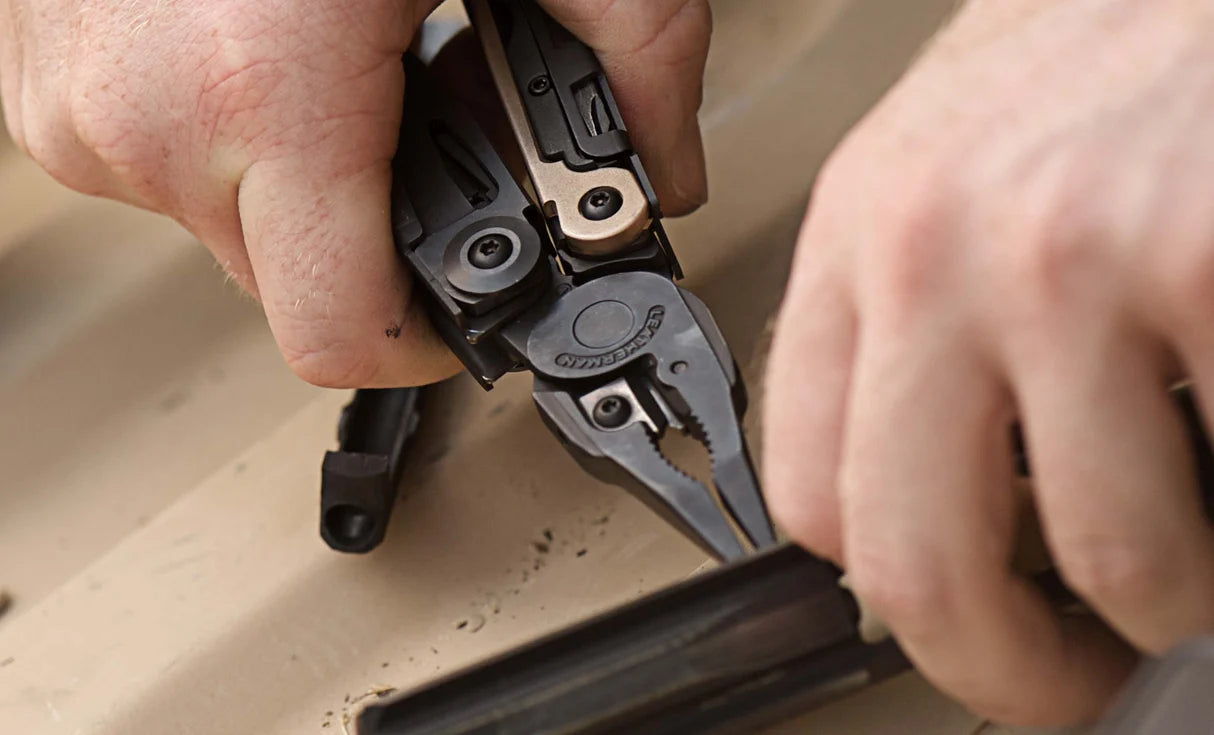Ferramenta Multifunções LEATHERMAN MUT®