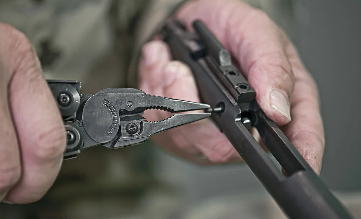 Ferramenta Multifunções LEATHERMAN MUT®