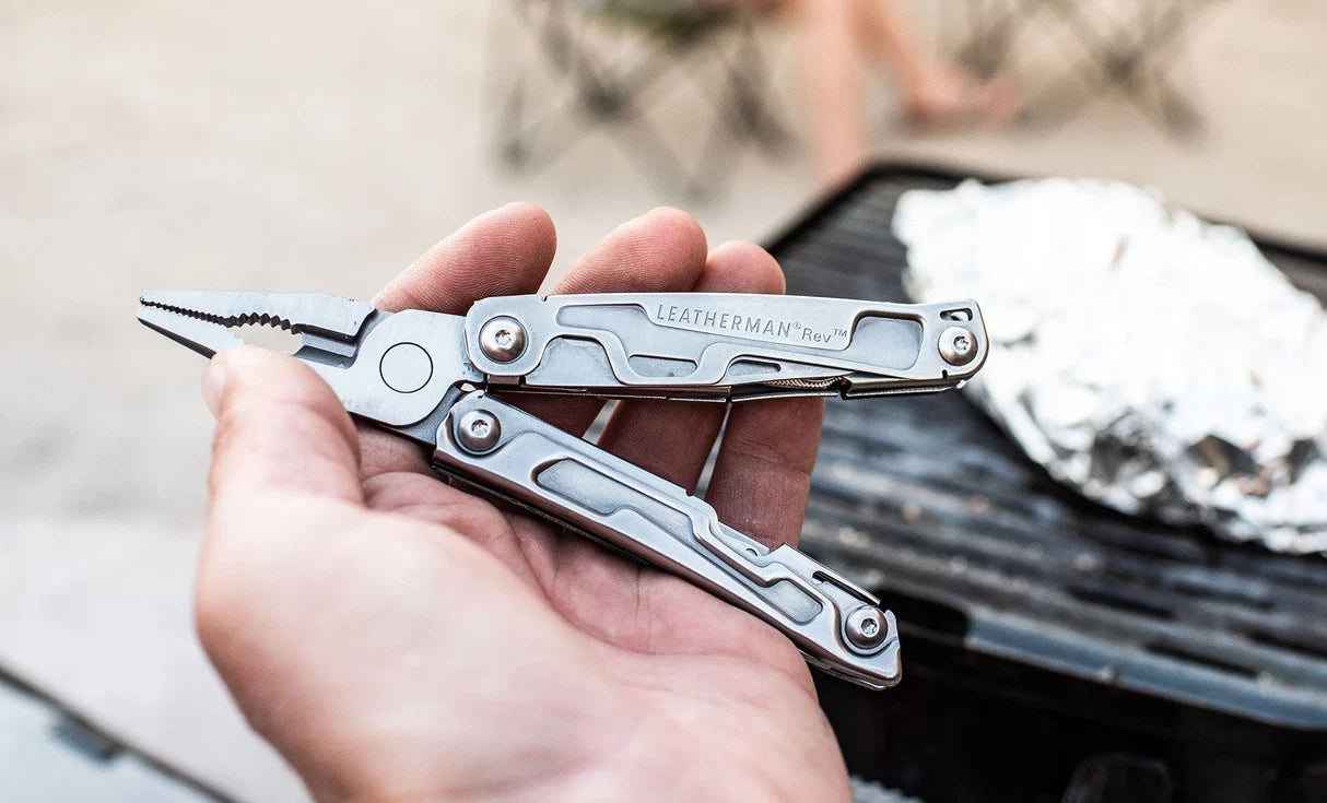 Ferramenta Multifunções LEATHERMAN REV®