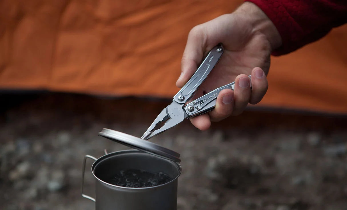 Ferramenta Multifunções LEATHERMAN SIDEKICK®