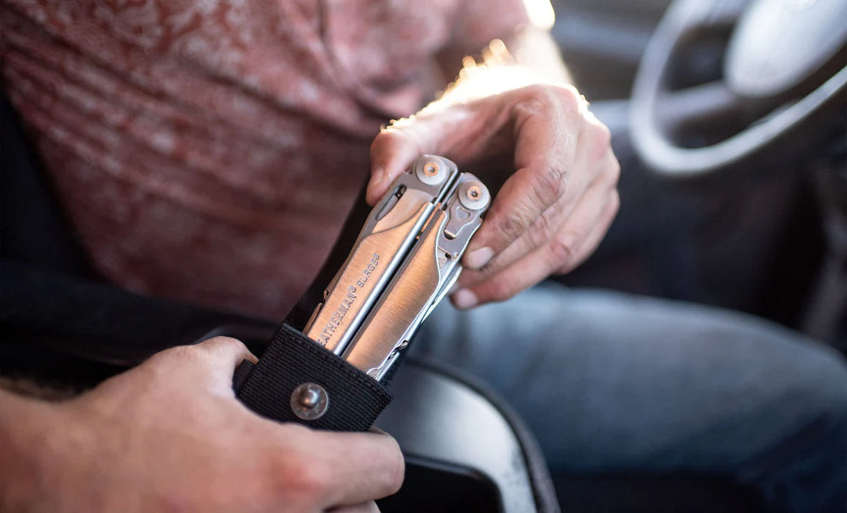 Ferramenta Multifunções LEATHERMAN SURGE®