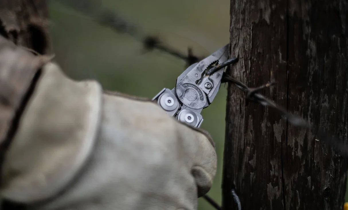 Ferramenta Multifunções LEATHERMAN SURGE® BLACK